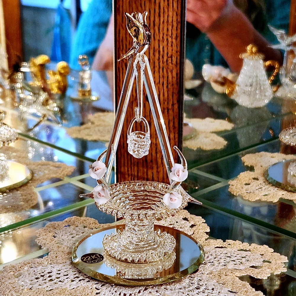 Vintage 22kt Blown Glass Wishing Well Light Flowers Wedding Cake Topper